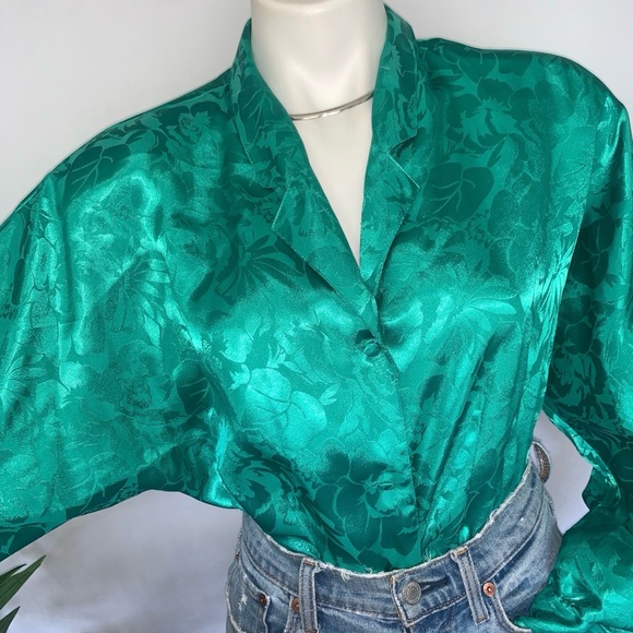 v i n t a g e :: Floral Brocade Jacquard Satin Blouse - Picture 8 of 11